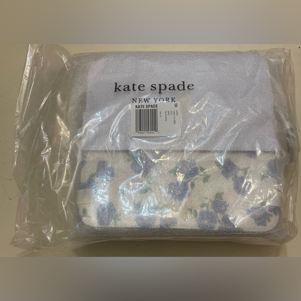 kate spade new york
Women's Devin Flap Chain Wallet. NWT. - Picture 7 of 10